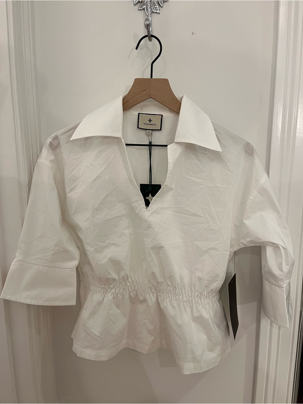 Tuckernuck White Cotton V-Notch Peplum Blouse